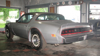 Illustration for article titled One last chance at a brand new 1979 Pontiac Trans Am from the showroom floor